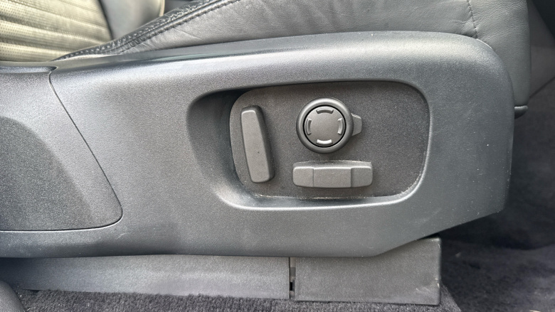 Land Rover Discovery 3.0 SDV6 HSE Luxury 5dr Auto Diesel Station Wagon